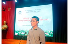 GS. TS. Hồ Tấn Nhựt trao đổi kinh nghiệm về đào tạo theo CDIO tại Trường Đại học Vinh